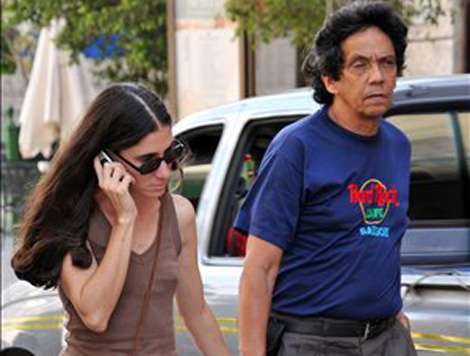 Yoani S nchez y Reinaldo Escobar en la Habana Vieja Efe