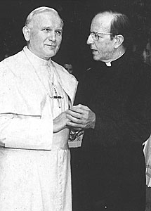 El Papa Juan Pablo II junto a Marciel. | Archivo El Papa Juan Pablo II junto a Marciel. | Archivo