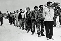 Brigadistas presos por las milicianos.