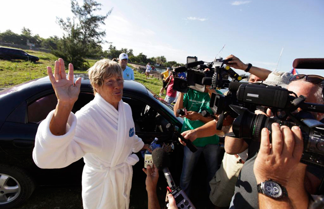 Diana Nyad, momentos antes de comezar su travesía en La Habana. | Reuters