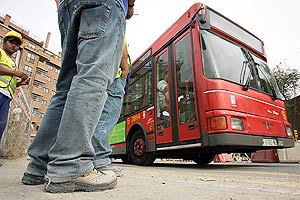 Apuestan por los transportes públicos colectivos. (Foto: EL MUNDO)