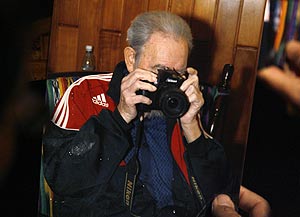 Castro le hace una foto a Lula. (Foto: REUTERS)