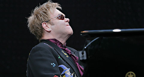 Elton John, en un concierto en Alemania a principios de julio. (Foto: AP)