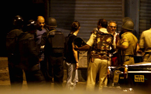 Varios de los rehenes liberados del centro judío. (Foto: AFP)