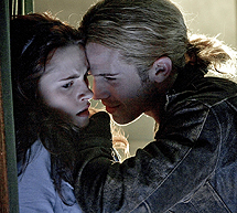 Fotograma de la película 'Crepúsculo', basada en el libro de Stephenie Meyer. Fotograma de la película 'Crepúsculo', basada en el libro de Stephenie Meyer.