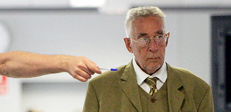El anestesista Juan Maeso, durante una sesión del juicio contra él, en 2005. | Foto: Efe