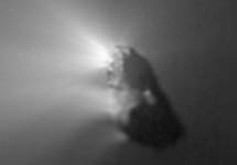 El núcleo del cometa Halley observado por la sonda especial Giotto en 1986 | ESA