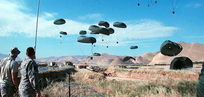 Extrañas cosas que caen del cielo Extrañas cosas que caen del cielo