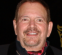 Klein, dermatólogo de Jackson.