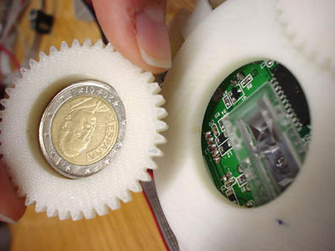 An-Optical-Mouse-To-Detect-Counterfeit-Coins