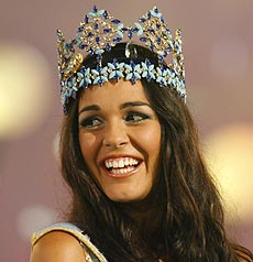 Kaiane Aldorino con la corona. | AP Kaiane Aldorino con la corona. | AP