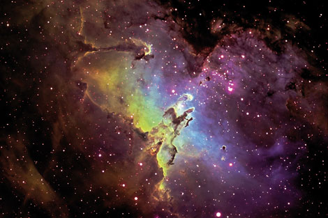 Nebulos del `Águila', en la que el telescopio Herschel ha descubierto la formación de 700 protoestrellas.|NASA