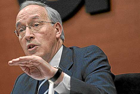Manuel Pizarro, en una conferencia pol&iacute;tica en 2009. | Javi Mart&iacute;nez