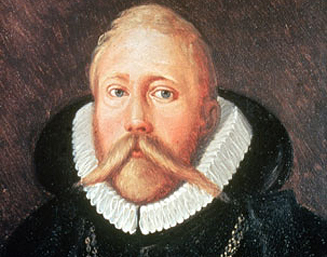Tycho Brahe está enterrado en Praga.