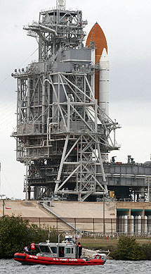 El transbordador 'Endeavour', preparado en Cabo Cañaveral. | Ap