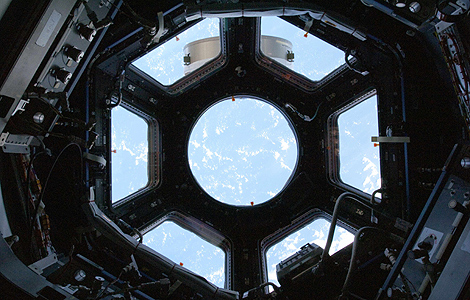 Vista desde el interior de la Estación Espacial Internacional.| AP Vista desde el interior de la Estación Espacial Internacional.| AP