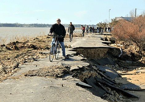 Imagen de los destrozos provocados por el viento en  l'Aiguillon-sur-Mer. | Afp