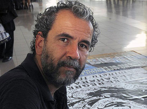 El actor Willy Toledo, en una concentración en apoyo de Haidar. | Javier Fuentes