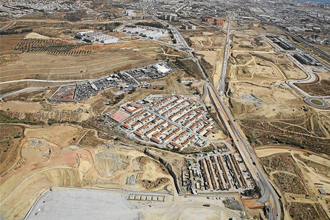 Imagen panorámica de la zona de Los Asperones, donde se negocia la ubicación del macrohospital. | ELMUNDO.es