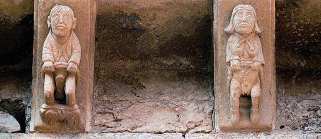 Imágenes de un hombre y una mujer exhibiendo sus miembros sexuales. | Archico de la Fundación Santa María la Real Imágenes de un hombre y una mujer exhibiendo sus miembros sexuales. | Archico de la Fundación Santa María la Real