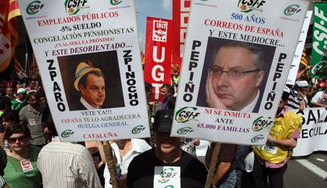 Algunas pancartas presentes en la marcha. | Quique García Algunas pancartas presentes en la marcha. | Quique García