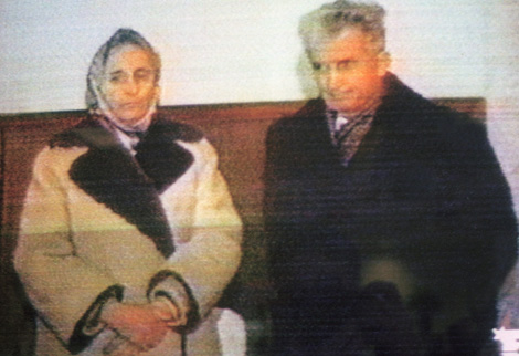 Siguen desenterrando cadaveres, ahora les toco a los Ceaucescu de Rumania 1279694297_0