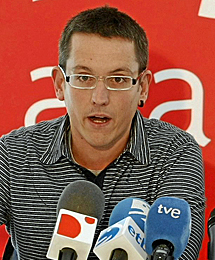 Presentacion de los primeros cargos del partido Aralar. 1279787688_extras_ladillos_3_1