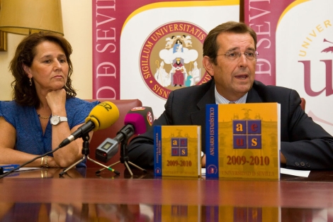 El gerente de Universidad, Juan Ignacio Ferraro, en la presentaci�n del Anuario. | ELMUNDO.es