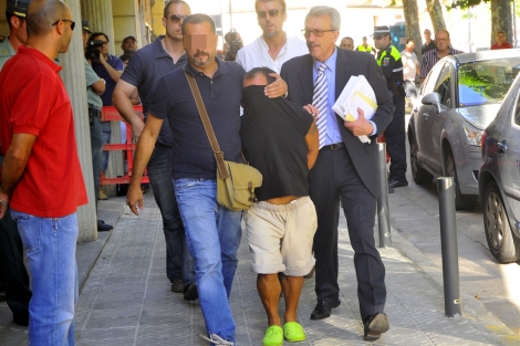 Alejandro de Abarca al llegar esta ma�ana a los juzgados. | A. Vera
