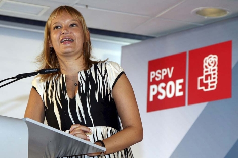 La secretaria general del PSOE durante el encuentro. | Foto Efe