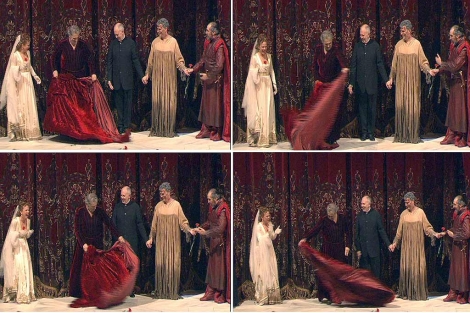 Plácido Domingo deleitó al público con unos pases. | Efe