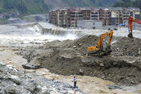 Las fuertes lluvias han provocado deslizamientos de tierra en varias ciudades de la China. | Efe