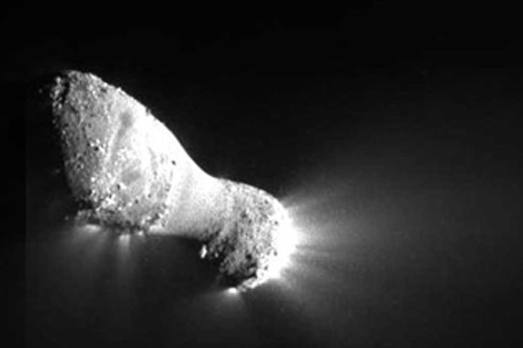 Una de las primeras imágenes enviadas por la nave 'Deep Impact'. | NASA.