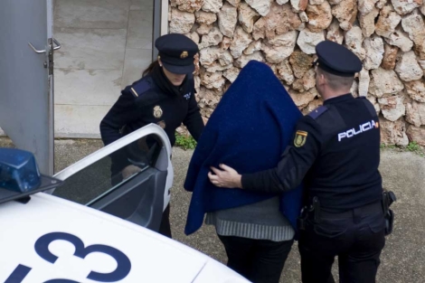 La detenida en el momento de pasar a disposición judicial. | David Arquimbau