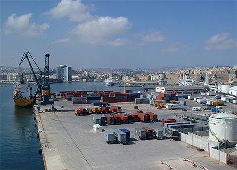 Imagen del puerto de Melilla. (A. Ruiz) Imagen del puerto de Melilla. (A. Ruiz)