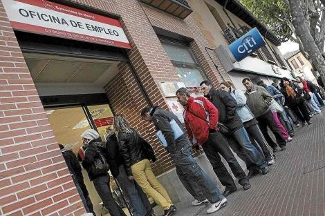 PROTESTA : Parados de España, a la cola. La cita será el 24 de enero a las 11 de la mañana 1294822625_0