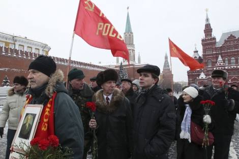 Comunistas rusos conmemoran el 87 aniversario de la muerte de Lenin en la Plaza Roja. | Efe
