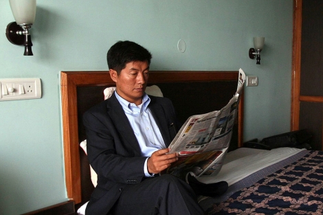 Lobsang Sangay, días antes del inicio de la campaña electoral. | Reuters Lobsang Sangay, días antes del inicio de la campaña electoral. | Reuters