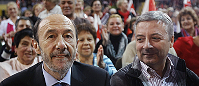 Rubalcaba, con Blanco en Vigo. | Miguel Vidal | Reuters