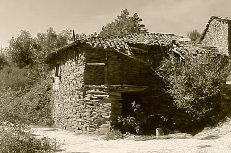 Una de las casas de Couso Galán, antes de ser rehabilitada. | ADG