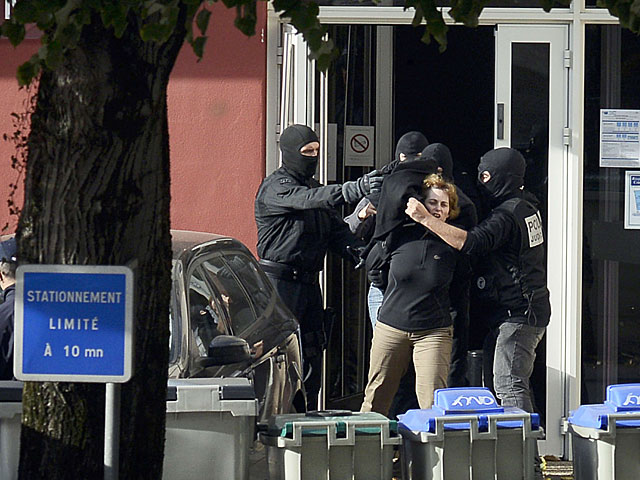 http://estaticos03.cache.el-mundo.net/elmundo/imagenes/2012/10/28/espana/1351428872_1.jpg