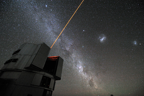 Telescopio VLT, en el desierto chileno de Atacama, en plena acción. | ESO