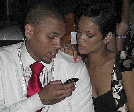 Rihanna y Chis Brown, en la fiesta previa a la paliza. Rihanna y Chis Brown, en la fiesta previa a la paliza.