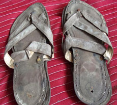 En Reino Unido: Las sandalias de Gandhi, subastadas por 26.150 euros
