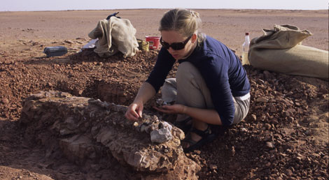 Tara Smiley durante la excavación.| Christian A. Sidor.