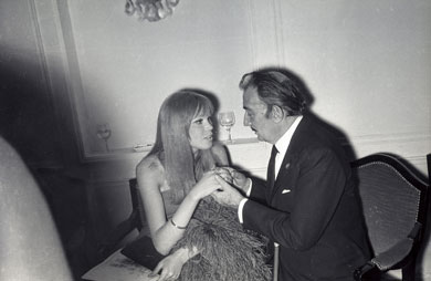 Dalí y Amanda Lear, en 1963. | Noa