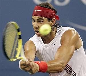 Rafa Nadal, durante su partido contra De Heart. (Foto: AP)