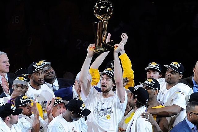 http://estaticos03.cache.el-mundo.net/elmundodeporte/imagenes/2010/06/18/1276810843_1.jpg
