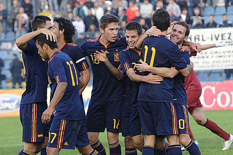 Los jugadores españoles celebran uno de los goles. | Efe Los jugadores españoles celebran uno de los goles. | Efe