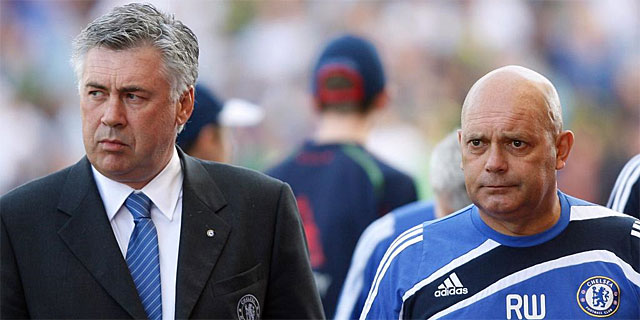 Carlo Ancelotti, a la izquieda, junto al despedido Wilkins. (AFP) Carlo Ancelotti, a la izquieda, junto al despedido Wilkins. (AFP)